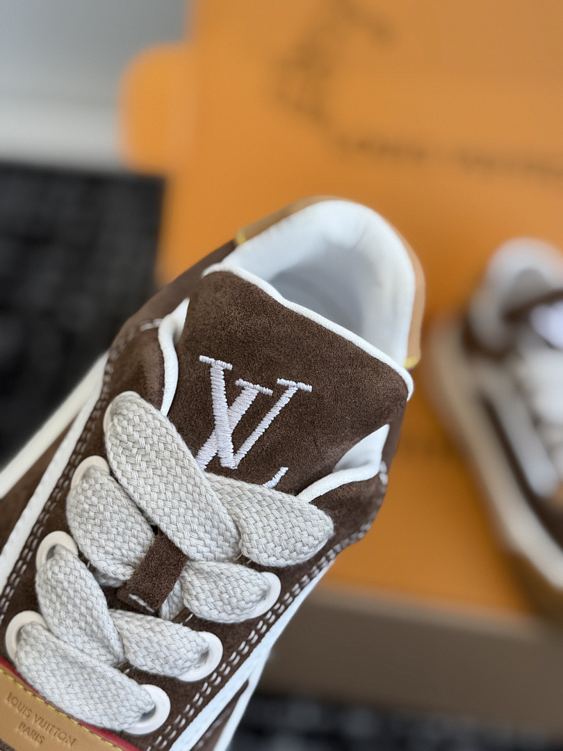 L*V TILTED Sneaker