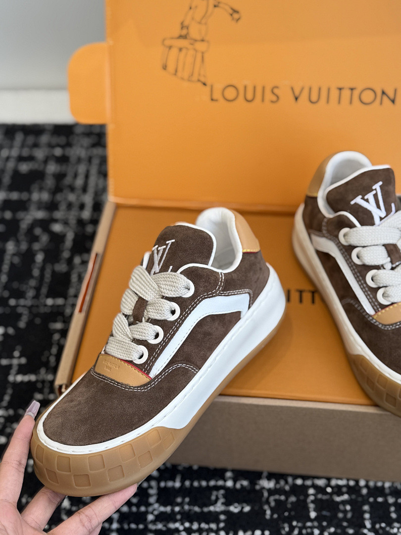 L*V TILTED Sneaker