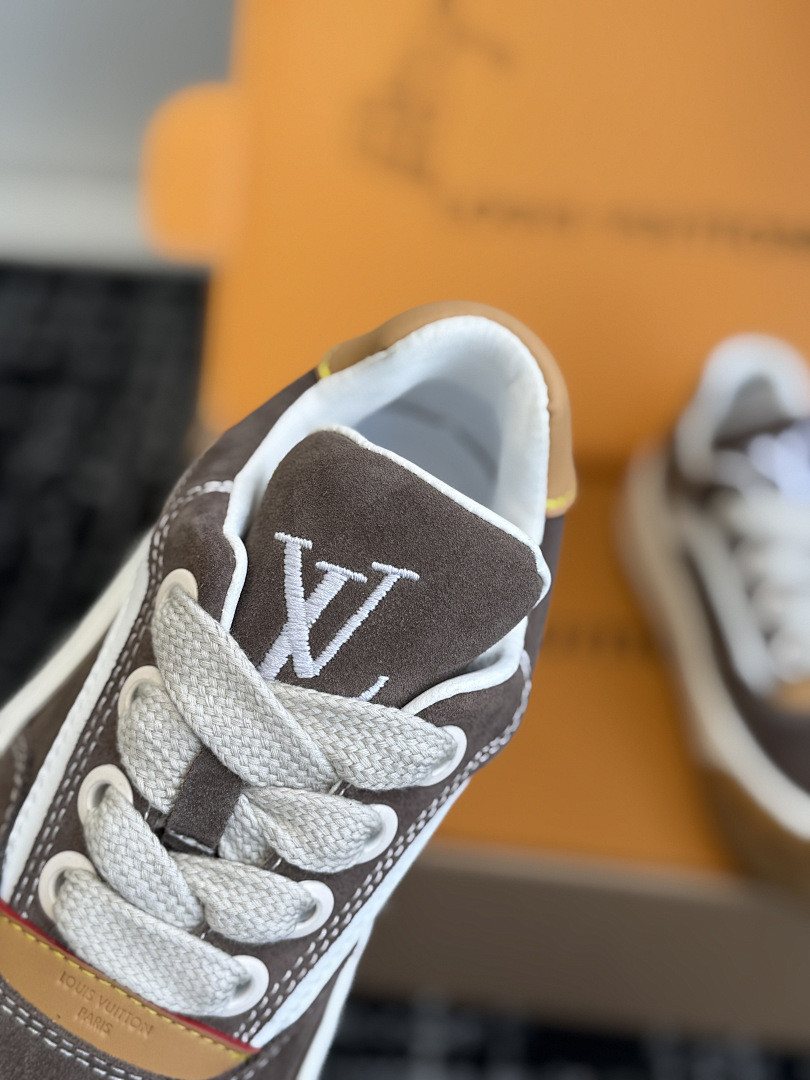 L*V TILTED Sneaker