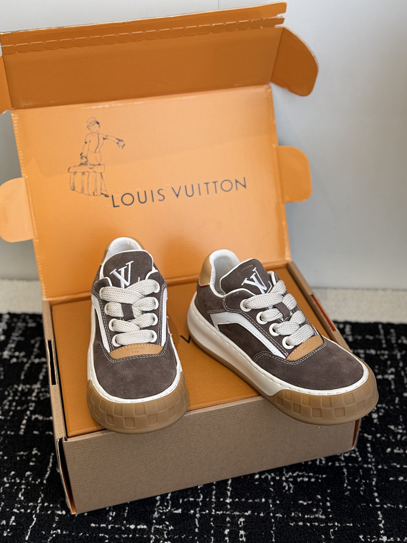 L*V TILTED Sneaker