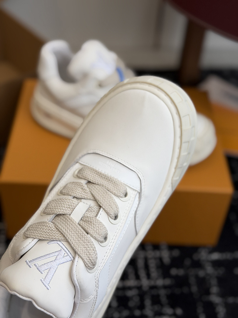L*V TILTED Sneaker