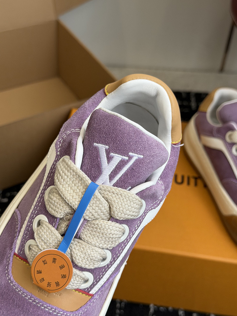 L*V TILTED Sneaker