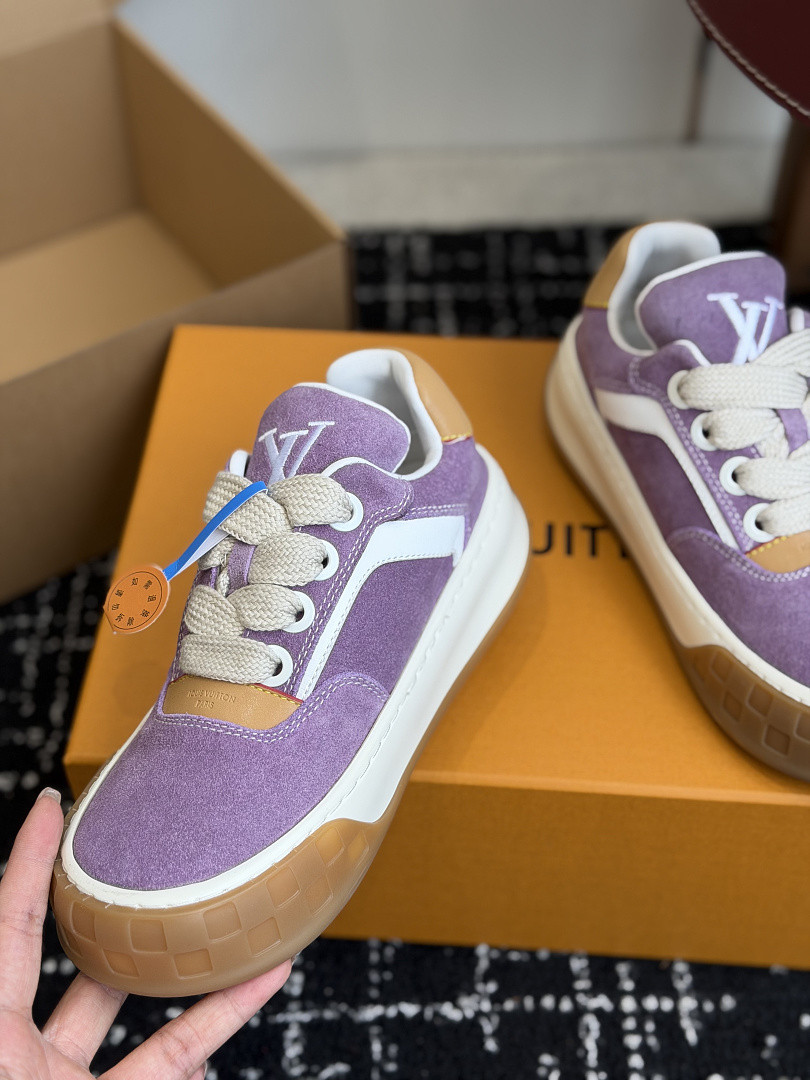 L*V TILTED Sneaker