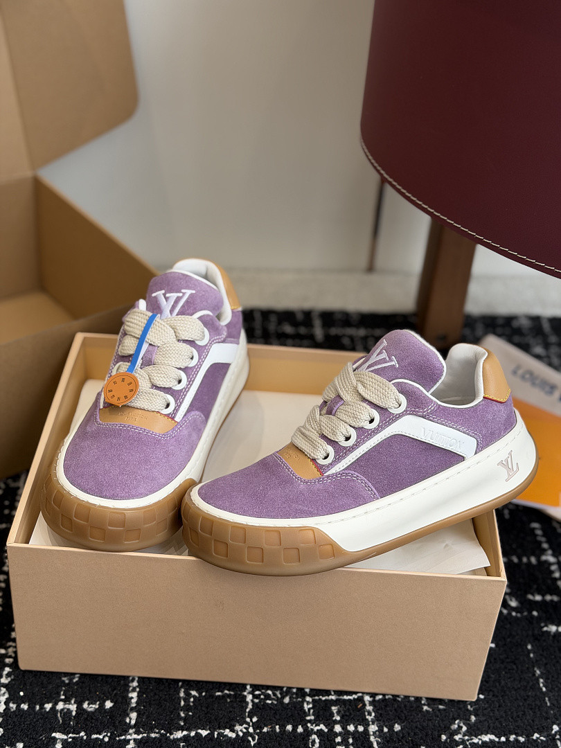 L*V TILTED Sneaker