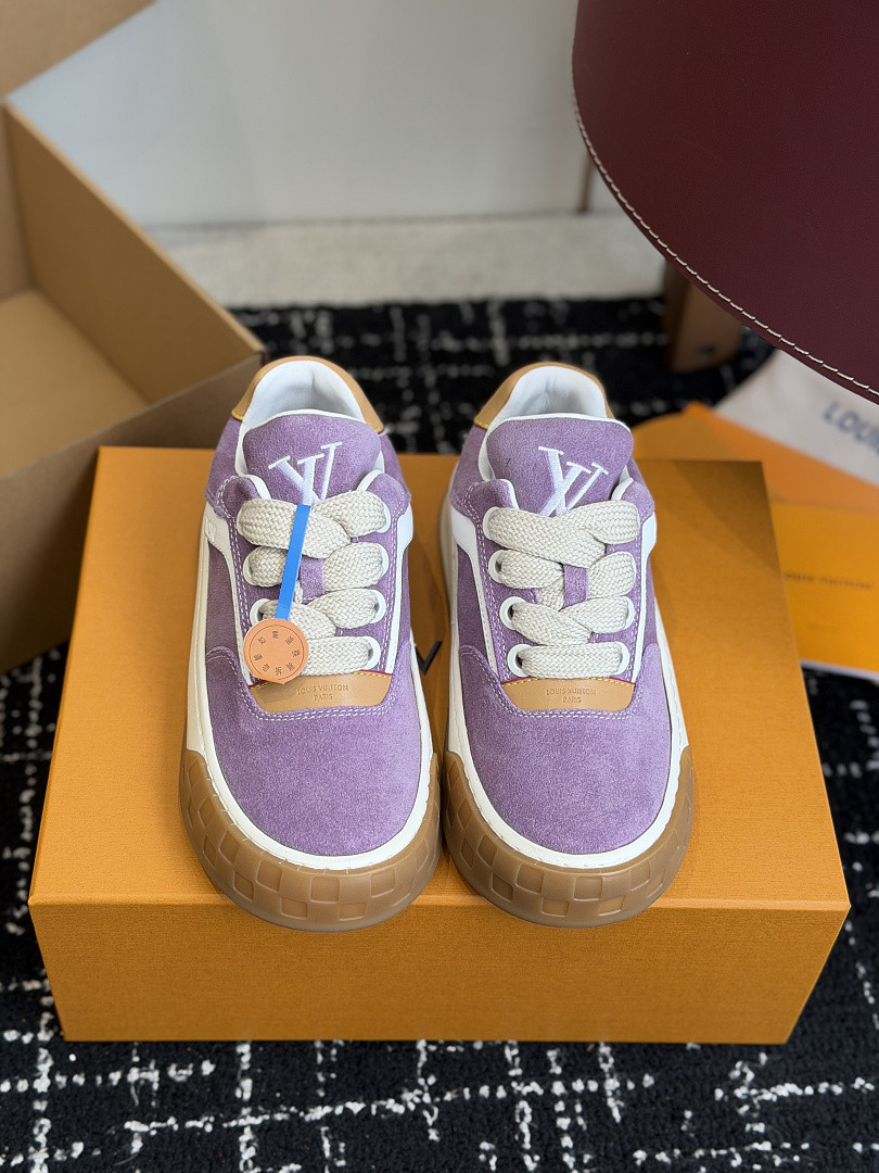 L*V TILTED Sneaker