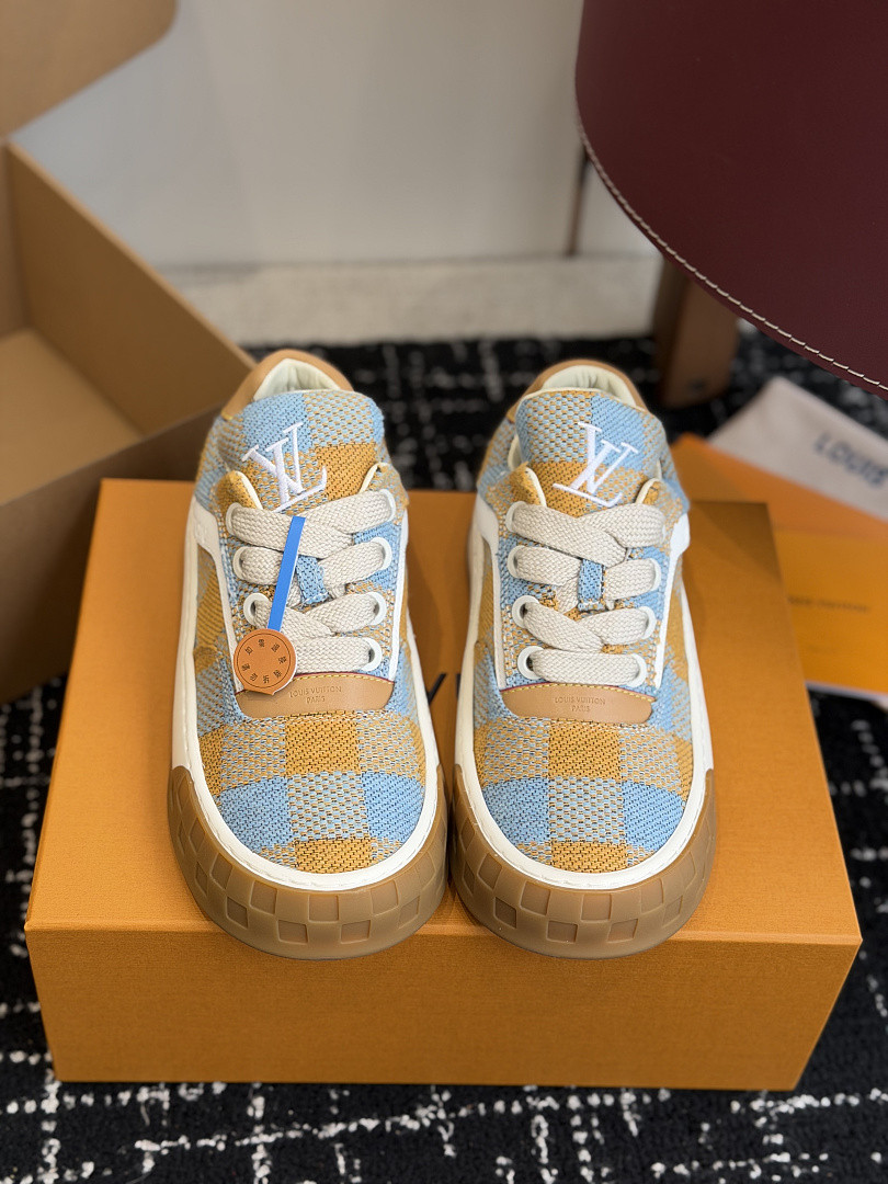 L*V TILTED Sneaker