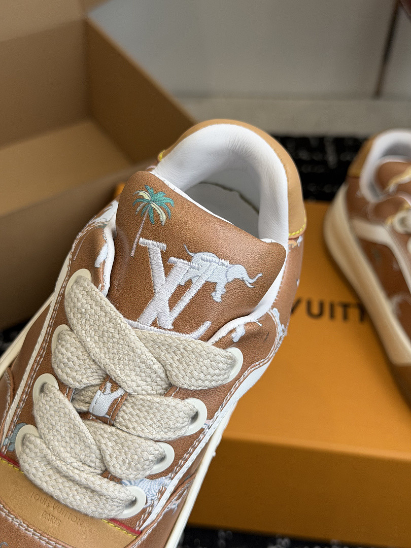 L*V TILTED Sneaker