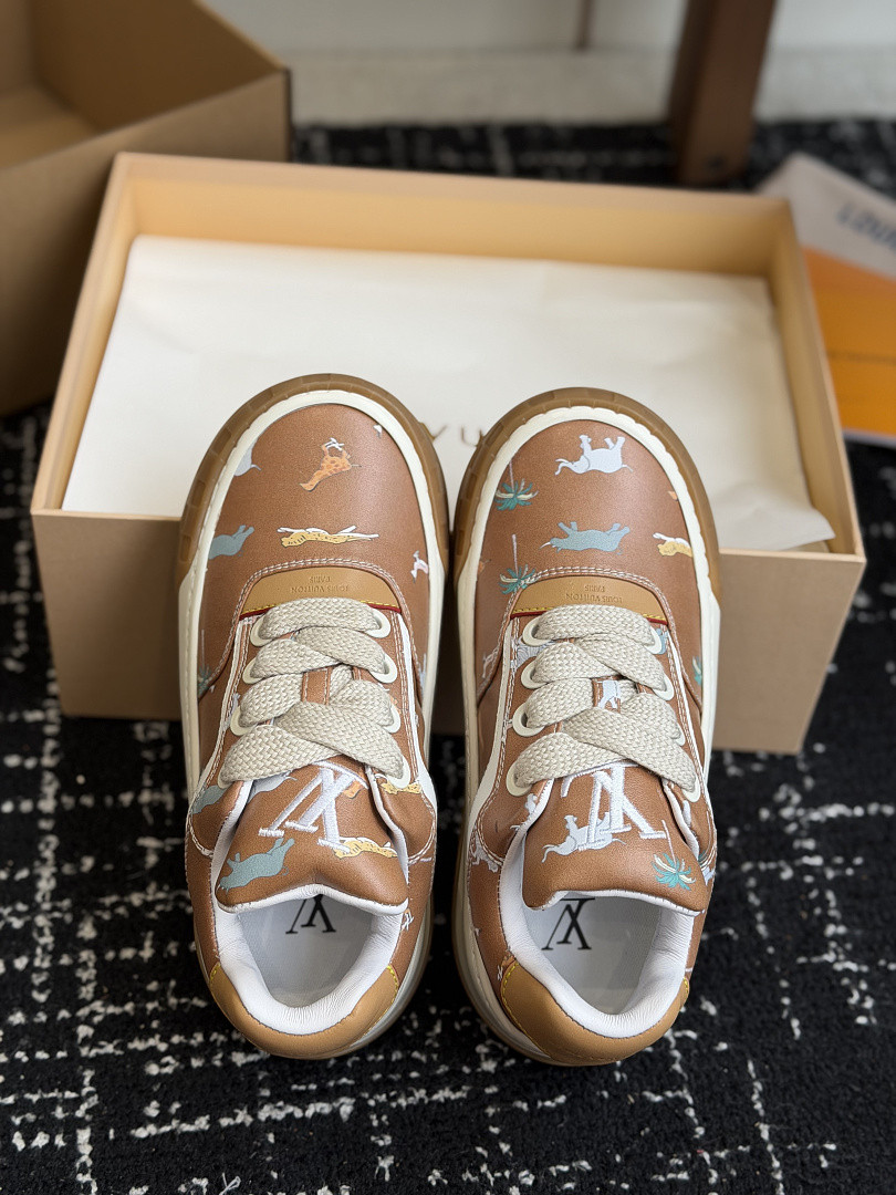 L*V TILTED Sneaker