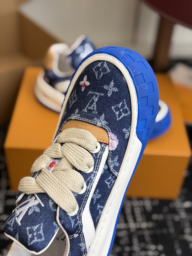 L*V TILTED Sneaker