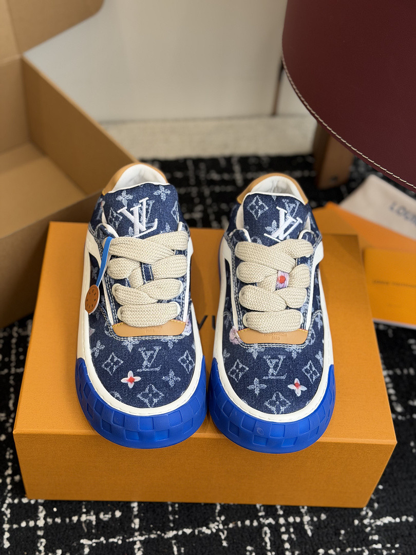 L*V TILTED Sneaker