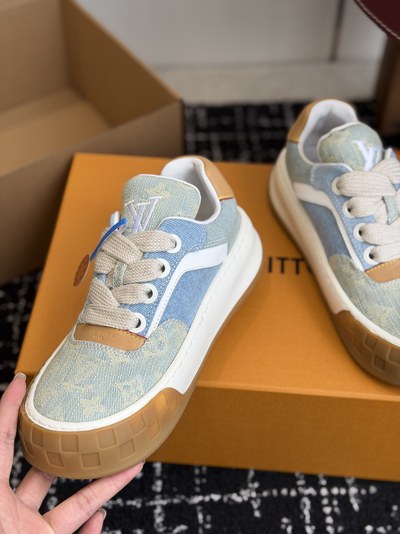 L*V TILTED Sneaker
