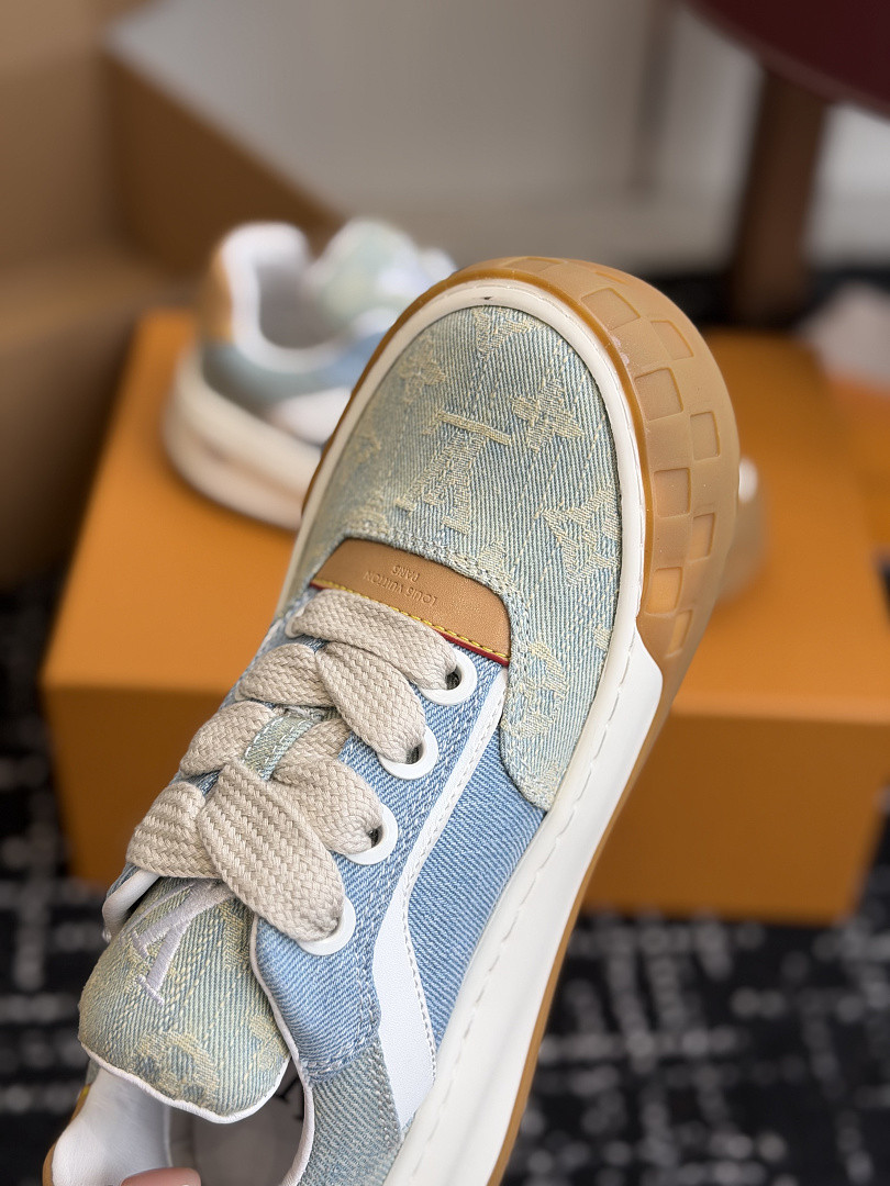 L*V TILTED Sneaker