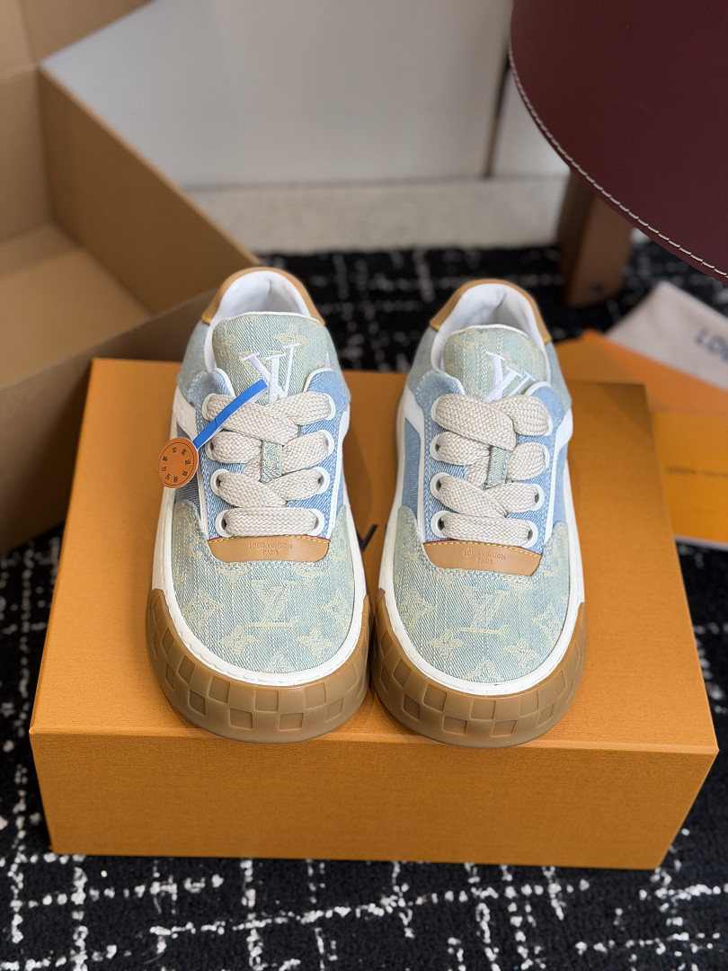 L*V TILTED Sneaker