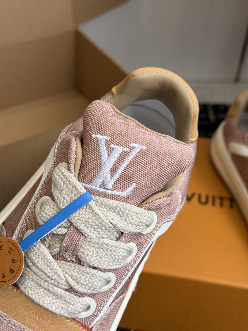 L*V TILTED Sneaker