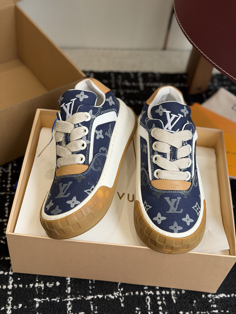L*V TILTED Sneaker