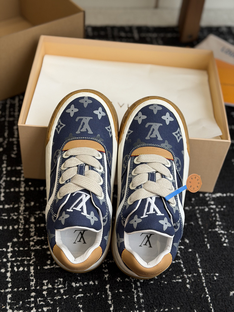 L*V TILTED Sneaker