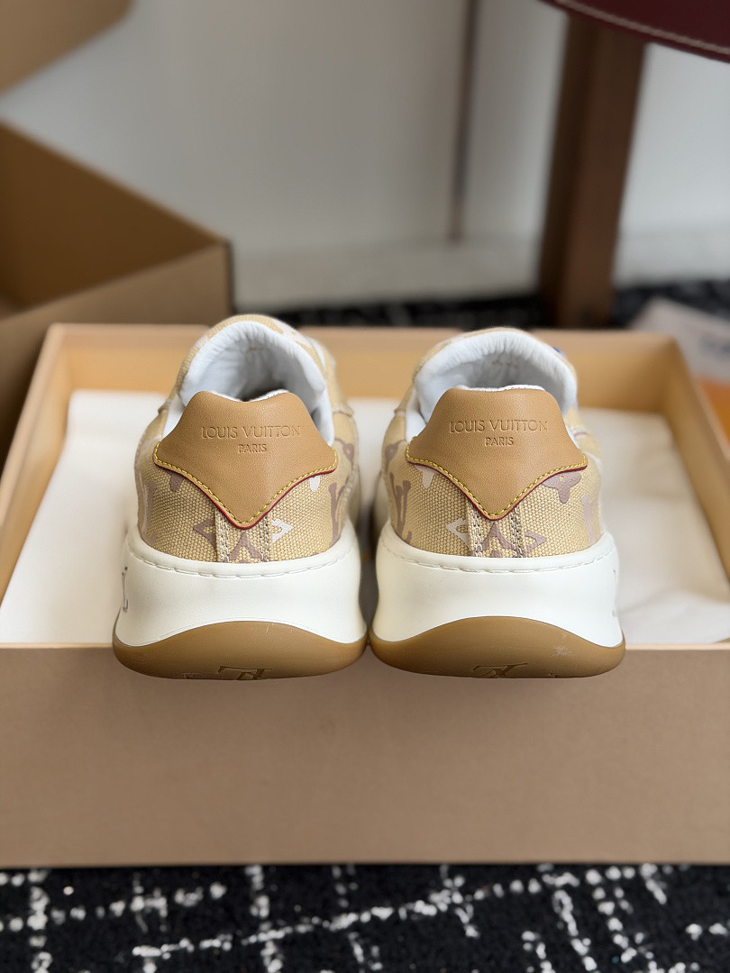 L*V TILTED Sneaker