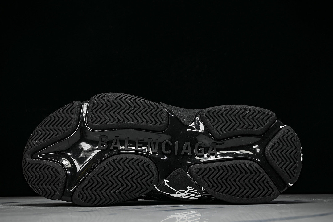 Ba1en*iaga Triple S W2FW6-0102