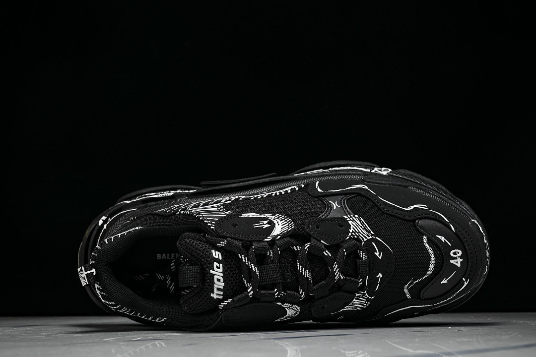 Ba1en*iaga Triple S W2FW6-0102