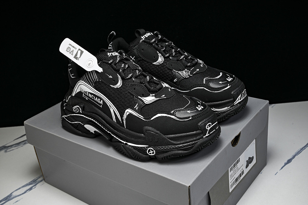 Ba1en*iaga Triple S W2FW6-0102