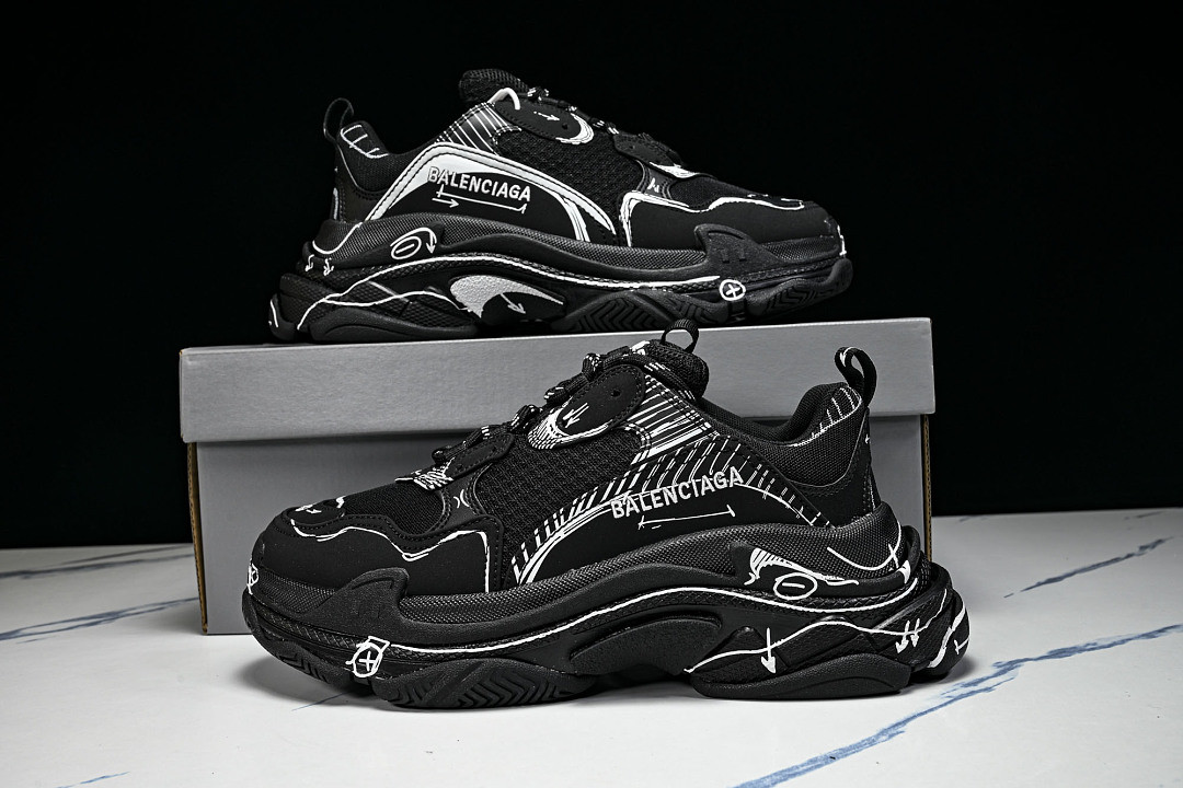Ba1en*iaga Triple S W2FW6-0102