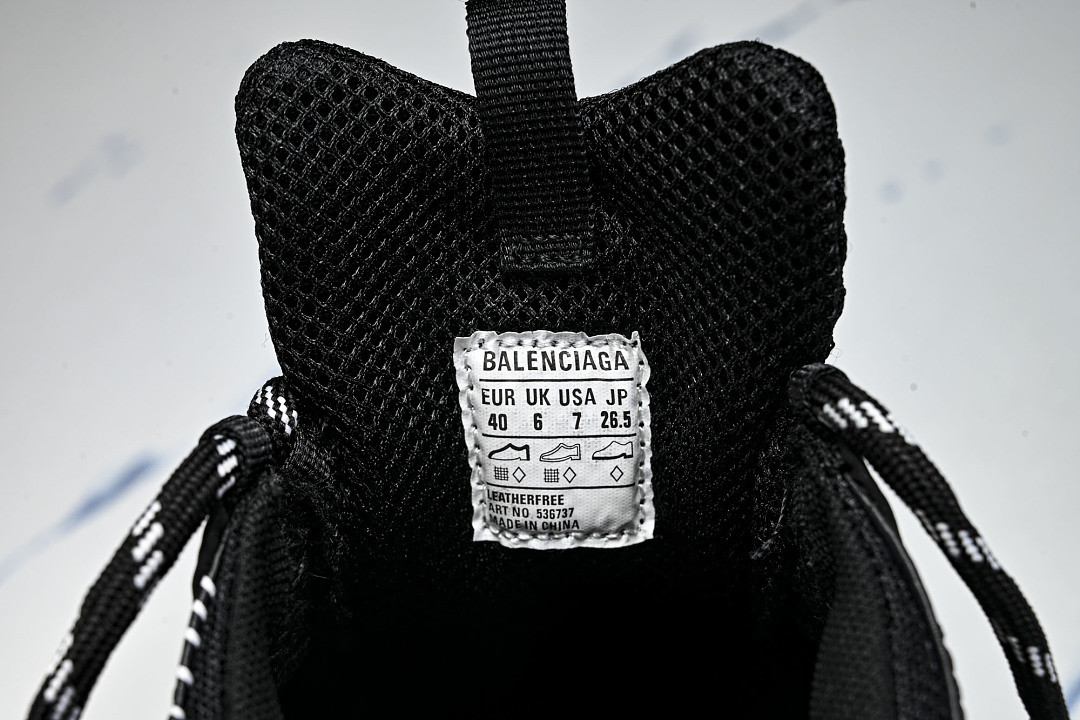 Ba1en*iaga Triple S W2FW6-0102