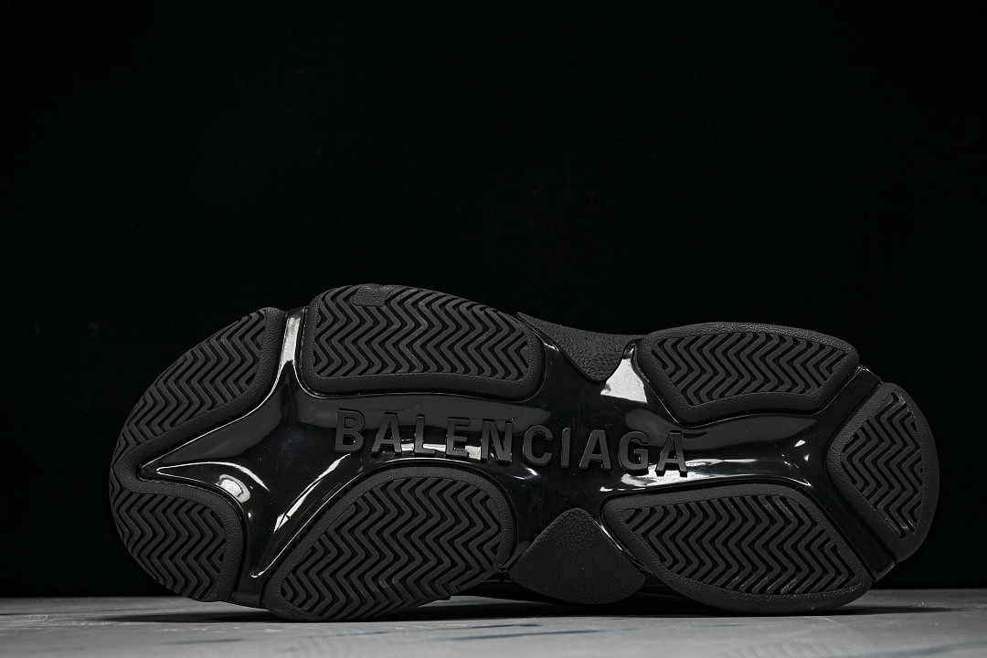 Ba1en*iaga Triple S W2PAA-0102