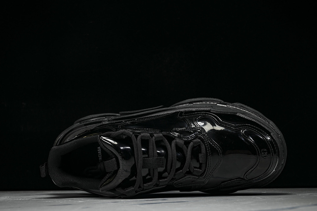 Ba1en*iaga Triple S W2PAA-0102