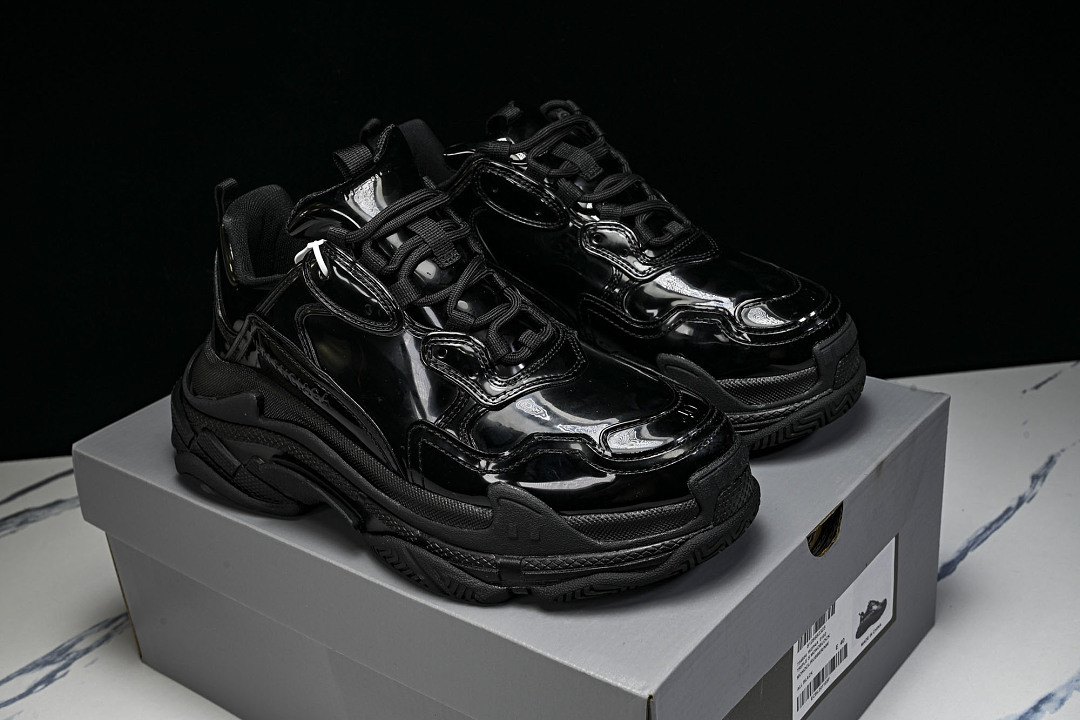Ba1en*iaga Triple S W2PAA-0102