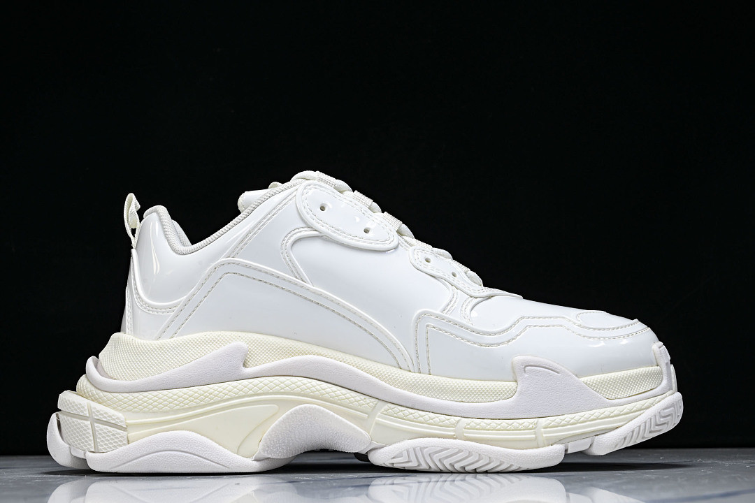 Ba1en*iaga Triple S W2PAA-9000