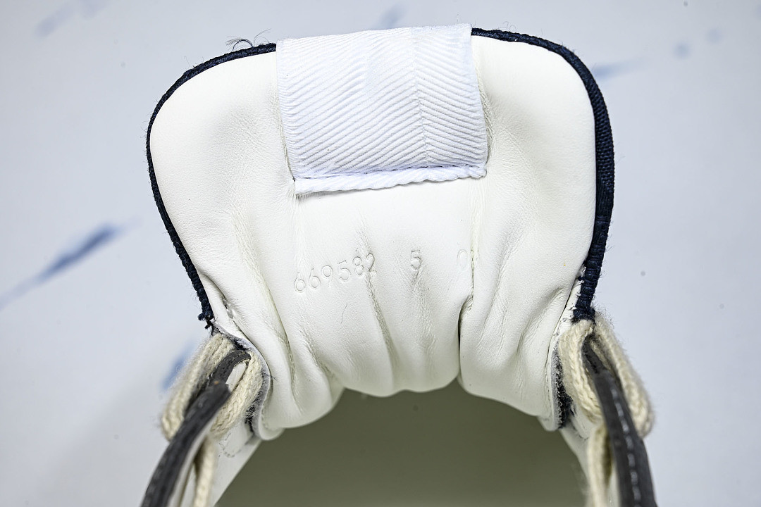 GC Sneakers
