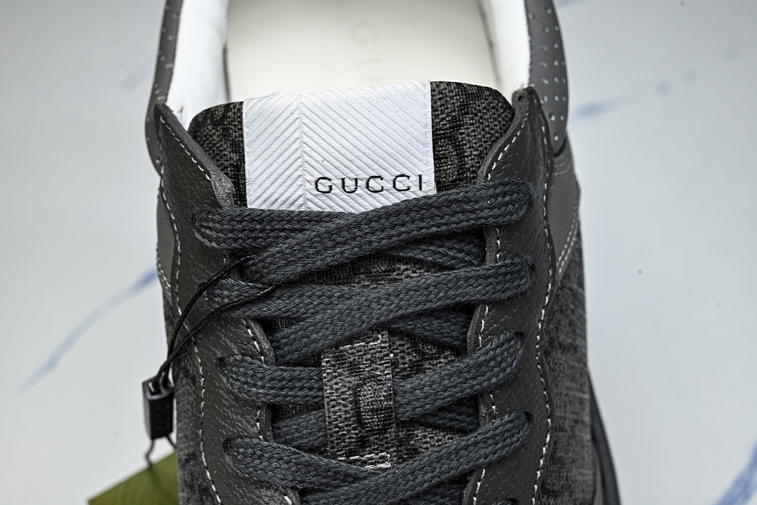 GC Sneakers