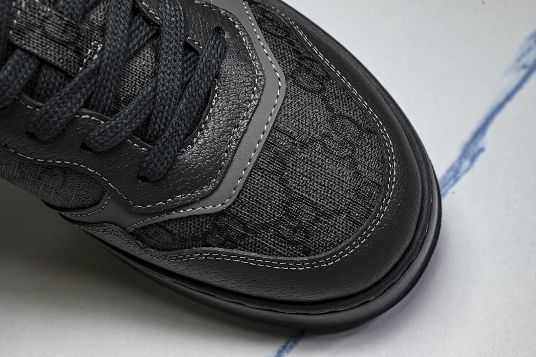 GC Sneakers