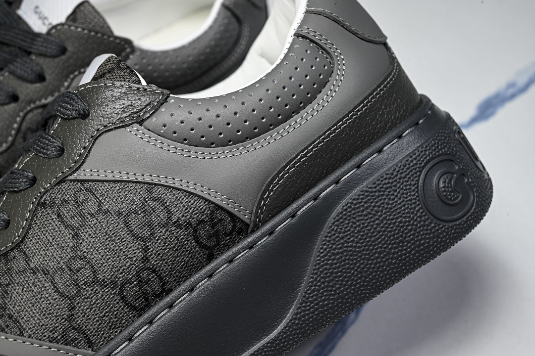 GC Sneakers