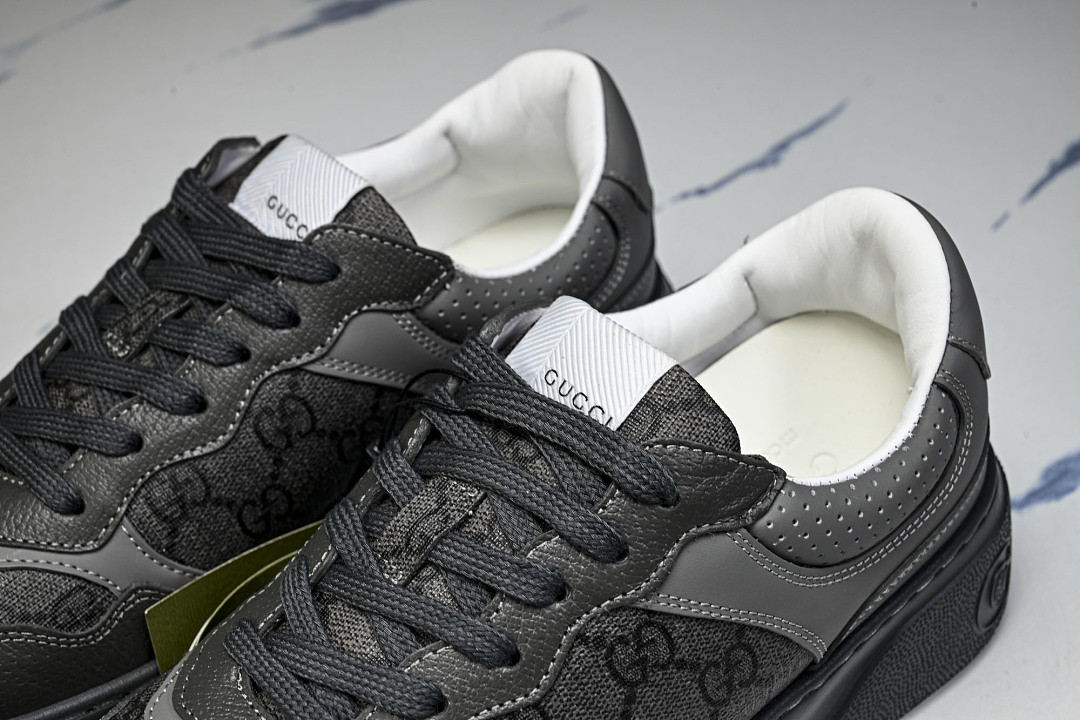 GC Sneakers