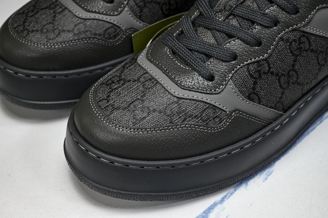 GC Sneakers