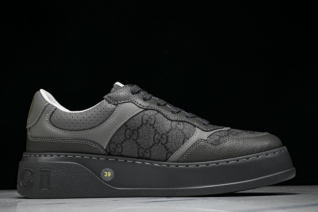 GC Sneakers