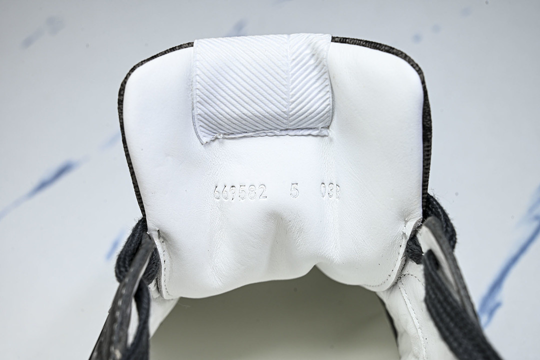 GC Sneakers