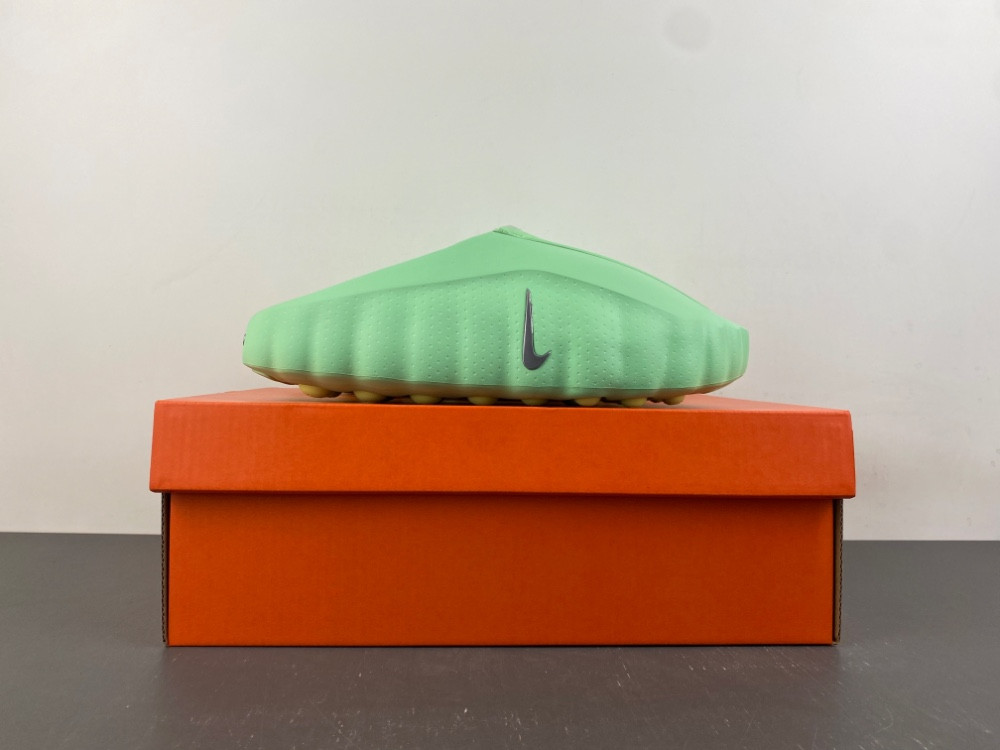 NIKE MIND 001 