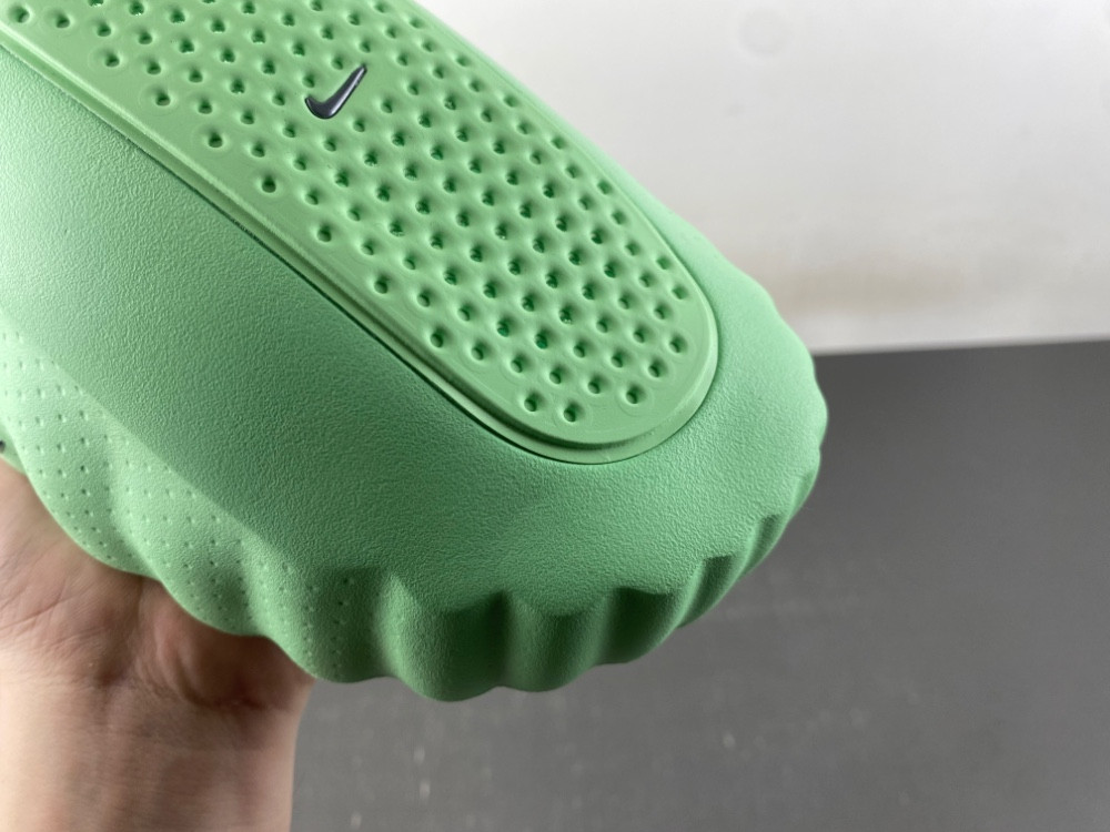 NIKE MIND 001 