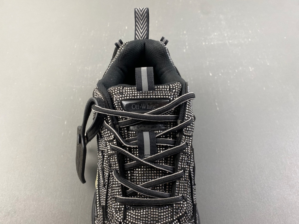 OFF-WHITE BE RIGHT BACK