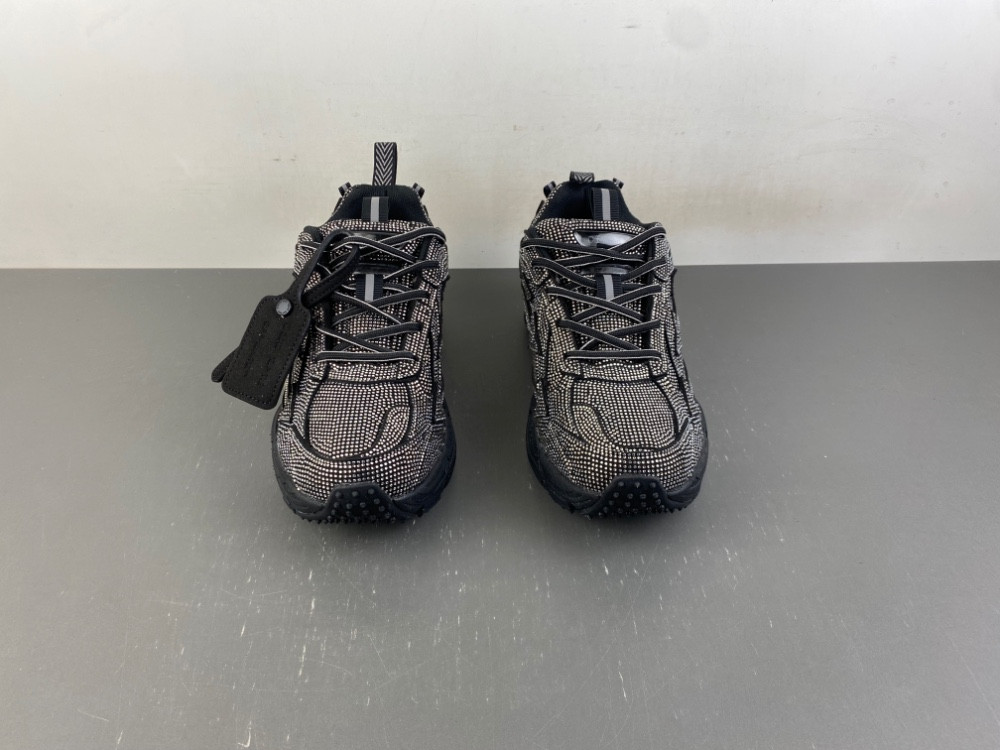 OFF-WHITE BE RIGHT BACK