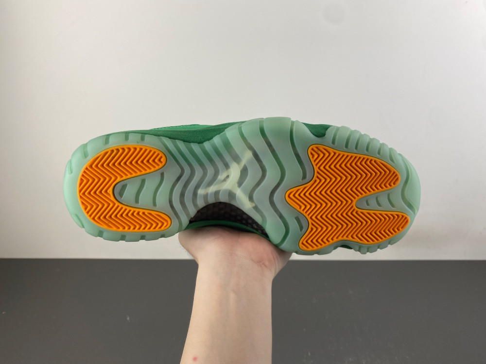 Air Jordan 11 Monstars lQ5700-900