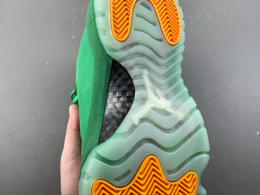 Air Jordan 11 Monstars lQ5700-900