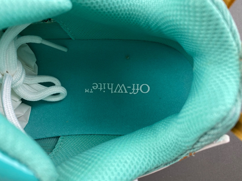 OFF-WHITE BE RIGHT BACK