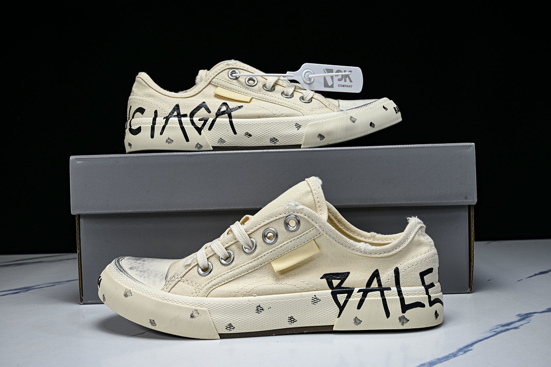 Ba1en*iaga Paris Low Sneaker W3RR5-9010