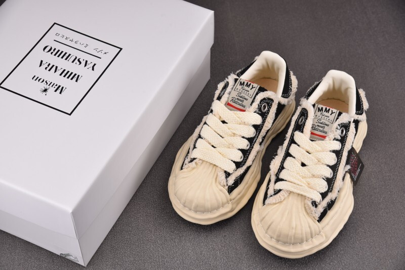 Ma1s0n Mihara Sneakers