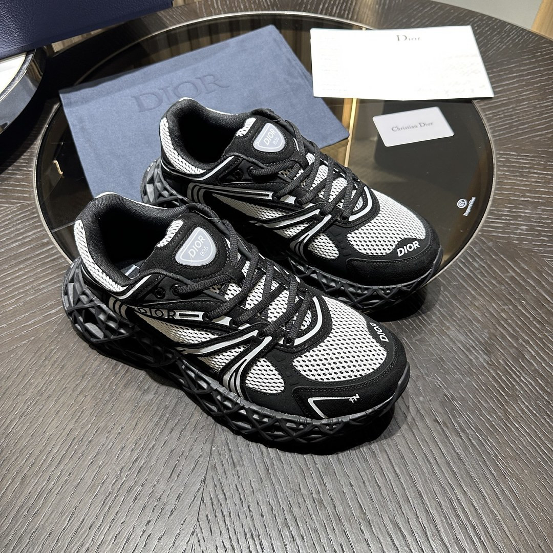 DR B35 Sneaker