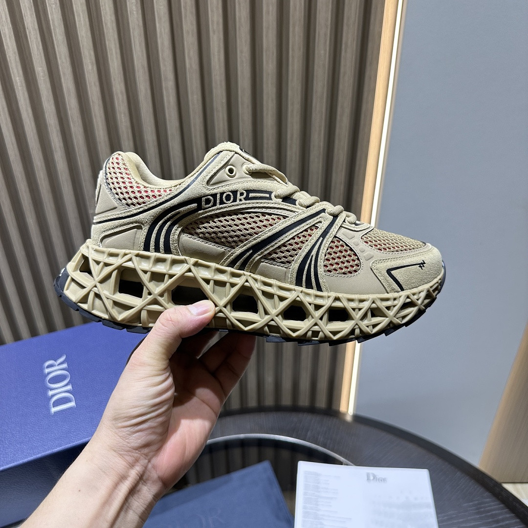 DR B35 Sneaker