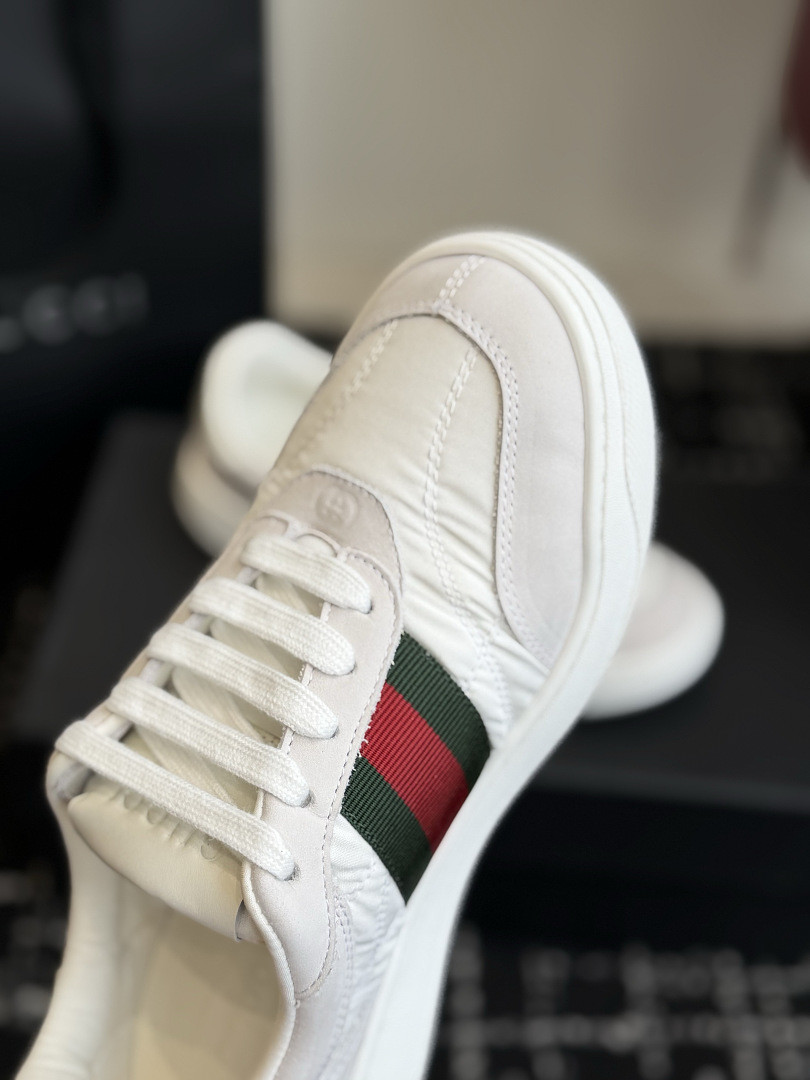 GC Sneakers